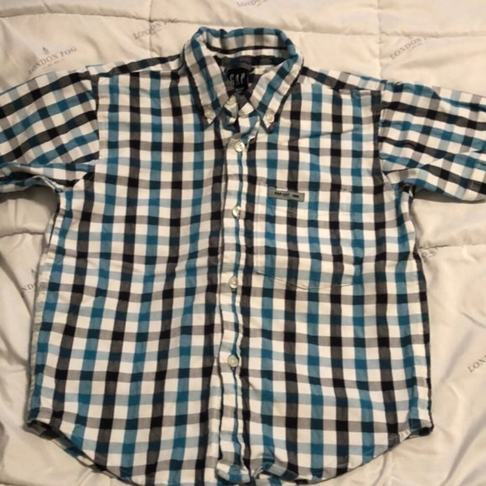 Gap button down size 4